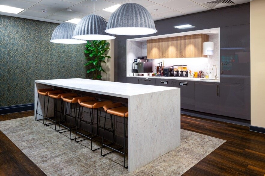 The Royal Exchange, London for lease - Building Photo - Image 3 of 12