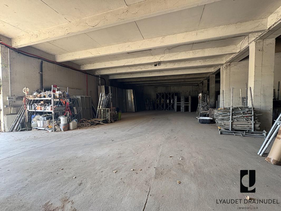 Flex in Roanne for lease Building Photo- Image 1 of 4