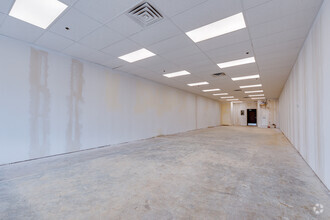 10855 University Ave NE, Blaine, MN for lease Interior Photo- Image 2 of 7