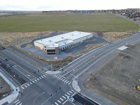 2943 Belmont, West Richland WA - Parking Garage