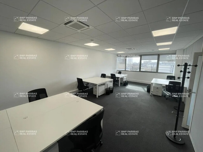 37 Rue Édouard Vaillant, Tours for lease - Interior Photo - Image 1 of 8