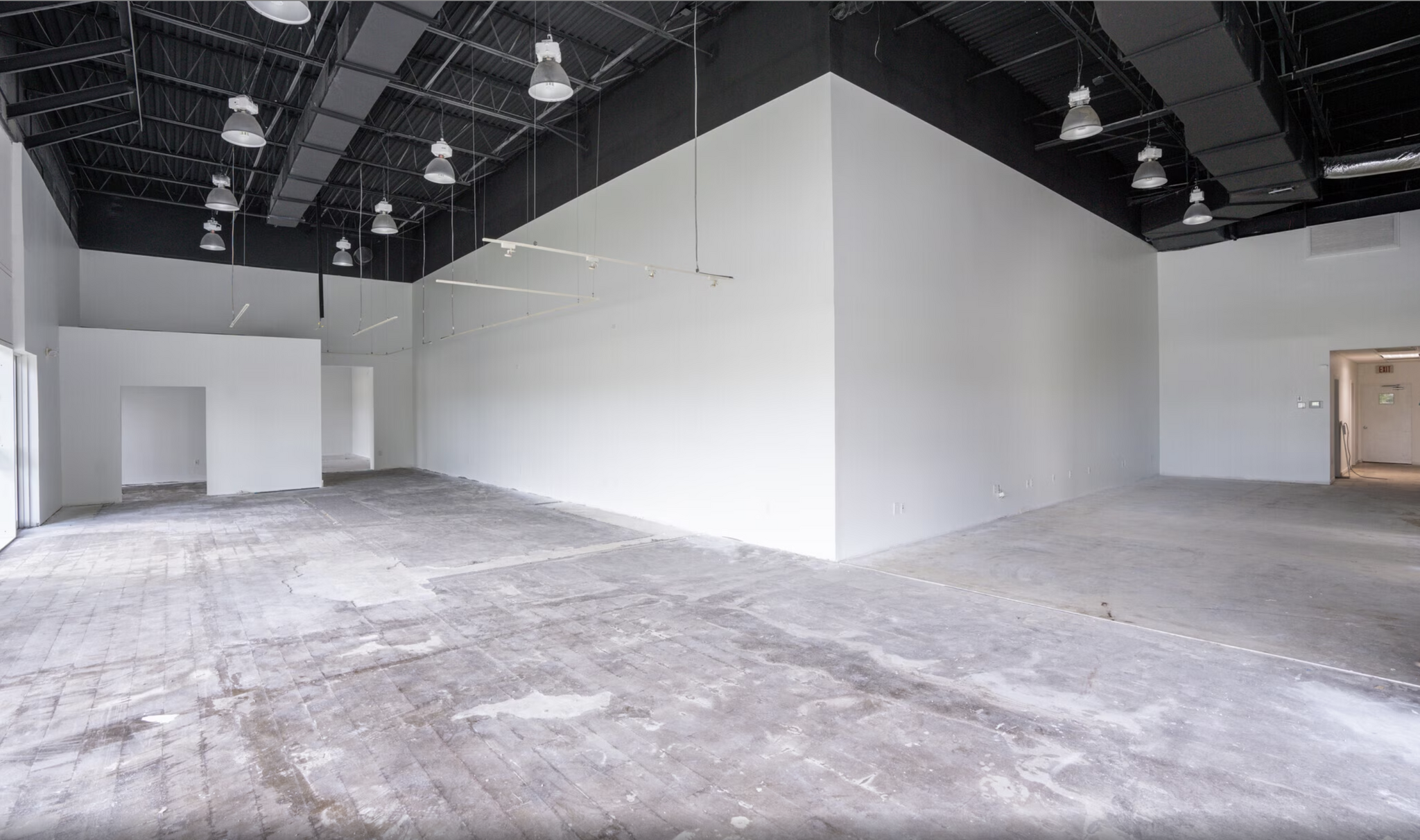 1000 Park Centre Blvd, Miami, FL for lease Interior Photo- Image 1 of 4