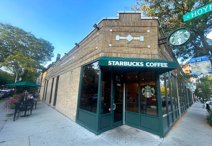 2101-2111 W Armitage Ave, Chicago, IL for sale - Building Photo - Image 2 of 11