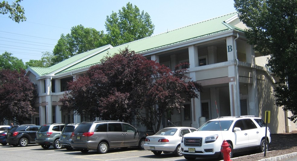 17-36 Bridge St, Metuchen, NJ for lease - Building Photo - Image 3 of 10