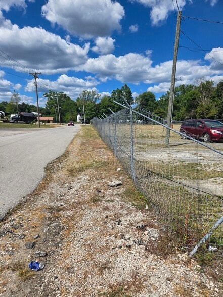 9999 Mill Street, Campton, KY for sale - Building Photo - Image 3 of 4