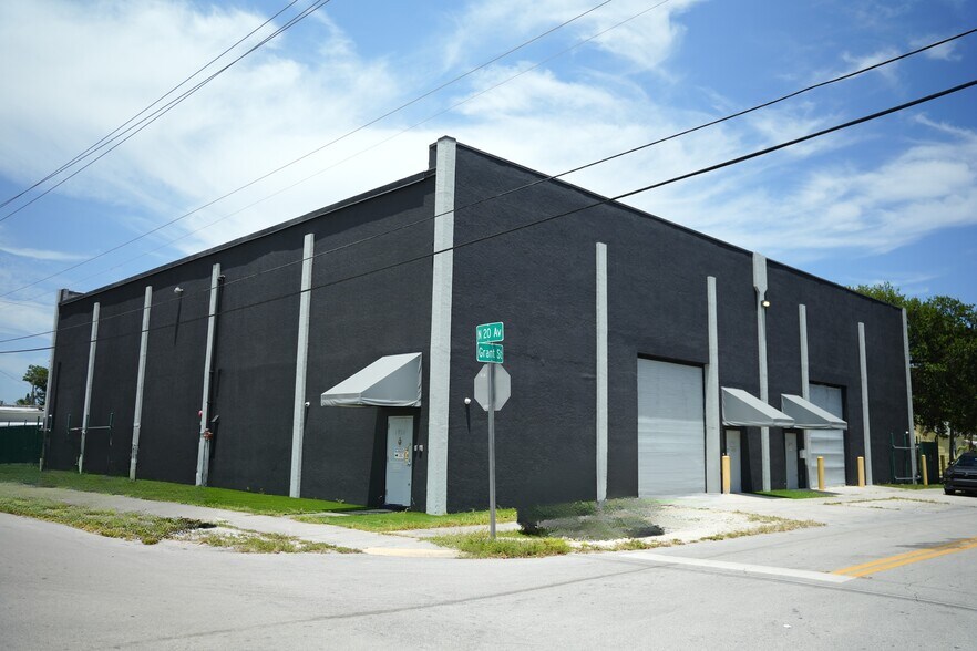 1951 Grant St, Hollywood, FL for lease - Building Photo - Image 1 of 3