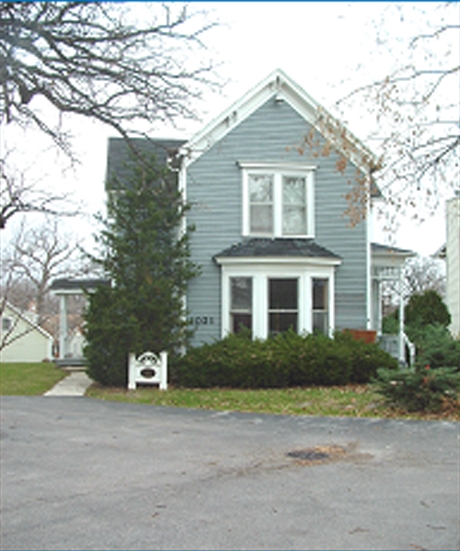 1021 Aurora Ave, Naperville, IL for sale Primary Photo- Image 1 of 1