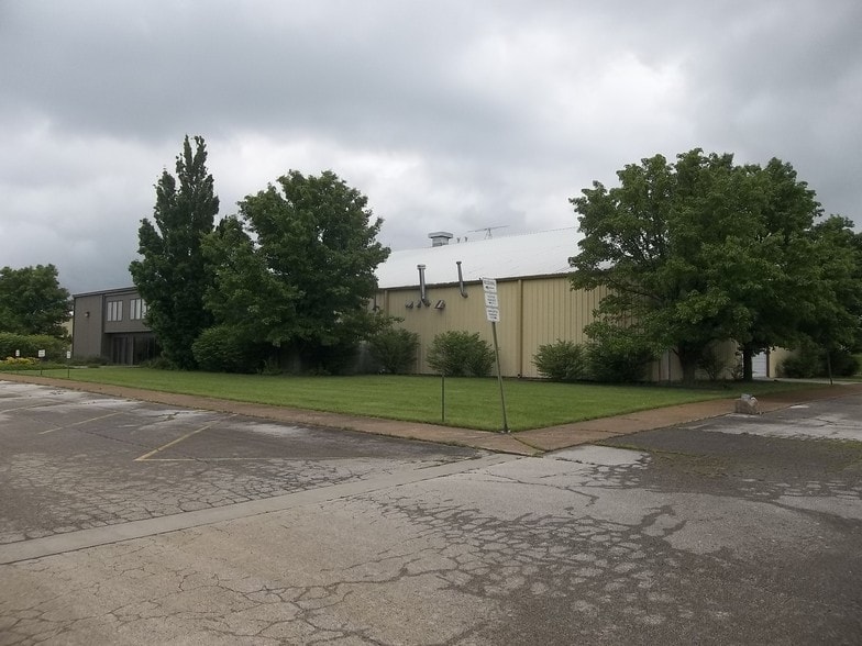 3100 S Santa Fe Ave, Chanute, KS for sale - Primary Photo - Image 1 of 1