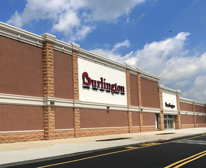 2300-2320 Dixwell Ave, Hamden, CT for lease - Building Photo - Image 3 of 11