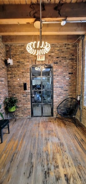 2003 W Fulton St, Chicago, IL for lease - Interior Photo - Image 2 of 5