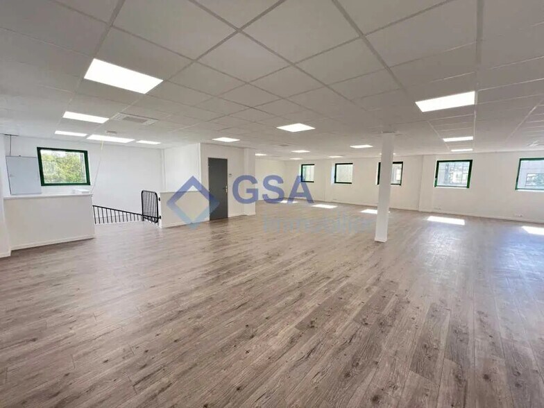 Office in Viry-Châtillon for lease - Interior Photo - Image 2 of 5