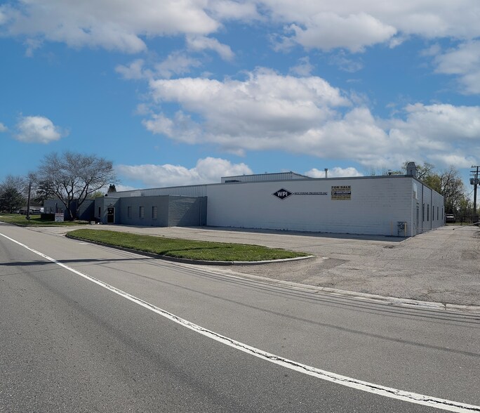 35220 Groesbeck Hwy, Clinton Township, MI 48035