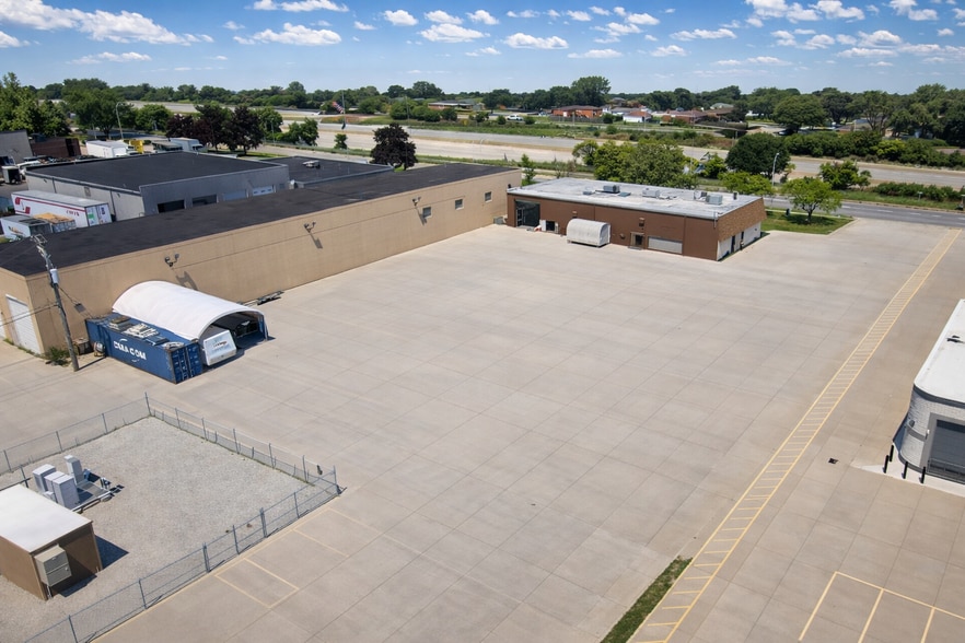 14156 E 11 Mile Rd, Warren, MI for sale - Building Photo - Image 2 of 18