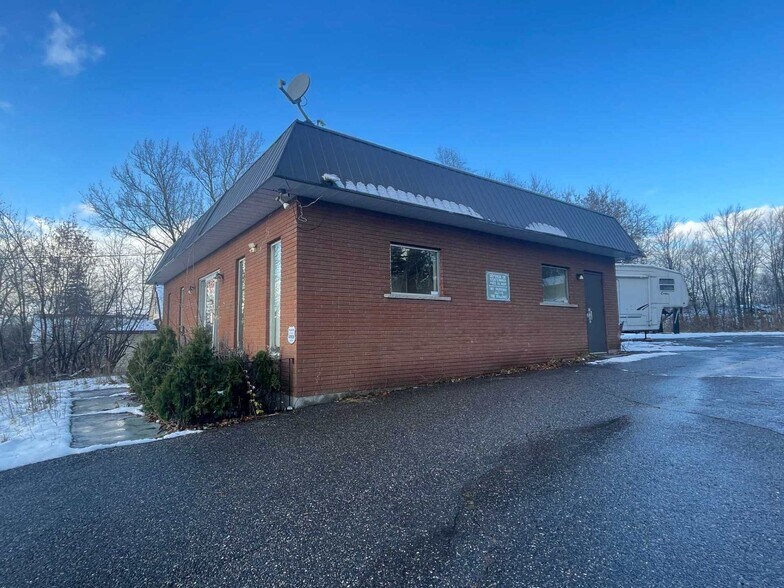 1476 Bancroft Dr, Sudbury, ON for sale - Building Photo - Image 3 of 17