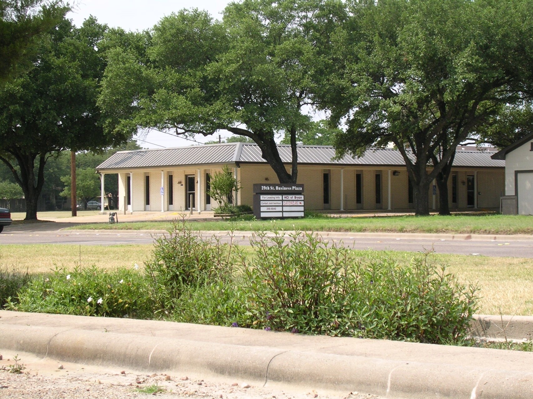 1706 E 29th St, Bryan, TX for sale Primary Photo- Image 1 of 1