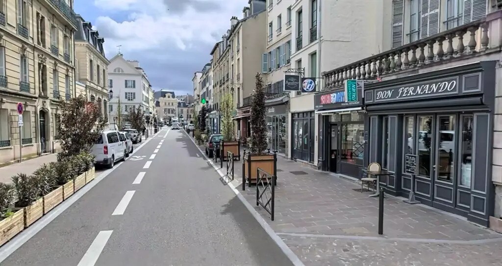 Retail in Saint-Germain-en-Laye for lease Building Photo- Image 1 of 6