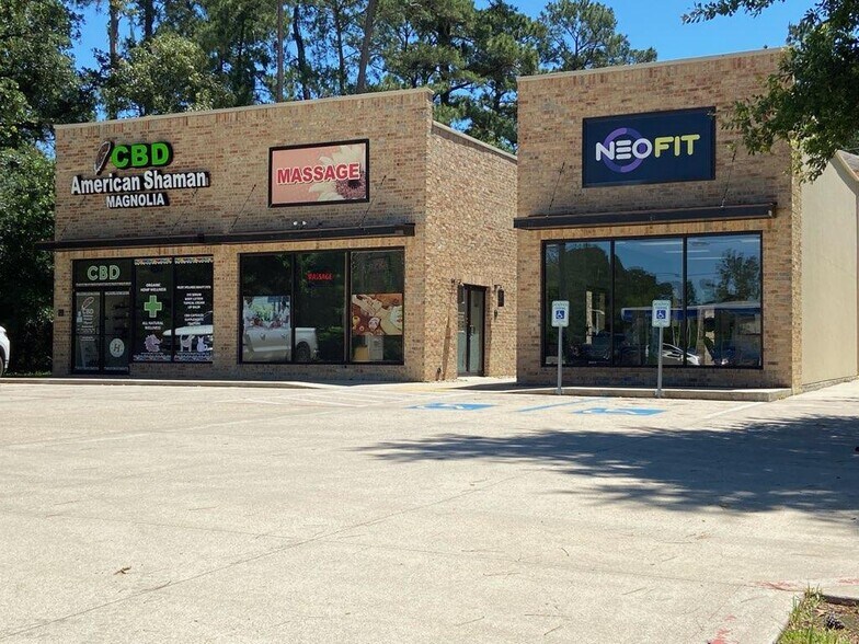 814 Honea Egypt Rd, Magnolia, TX 77354