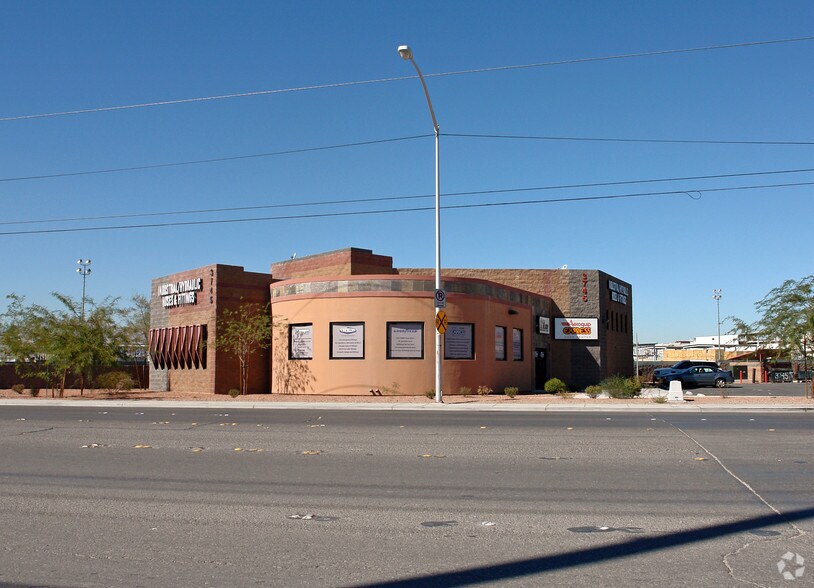 3745 Losee Rd, North Las Vegas, NV for sale - Primary Photo - Image 1 of 26