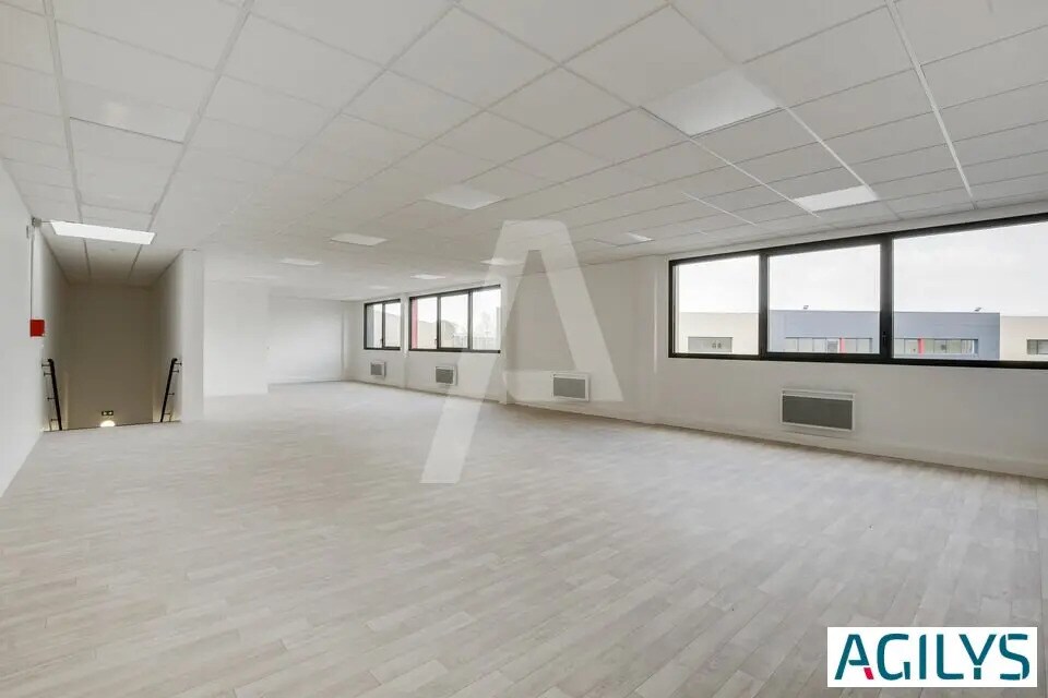 Flex in  for lease Interior Photo- Image 1 of 8