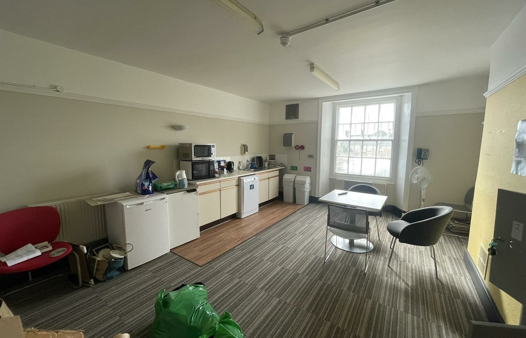 The Square, Stow On The Wold for lease Interior Photo- Image 1 of 2