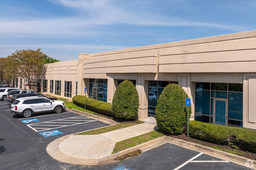 2425 Commerce Ave, Duluth, GA for lease - Primary Photo - Image 1 of 11