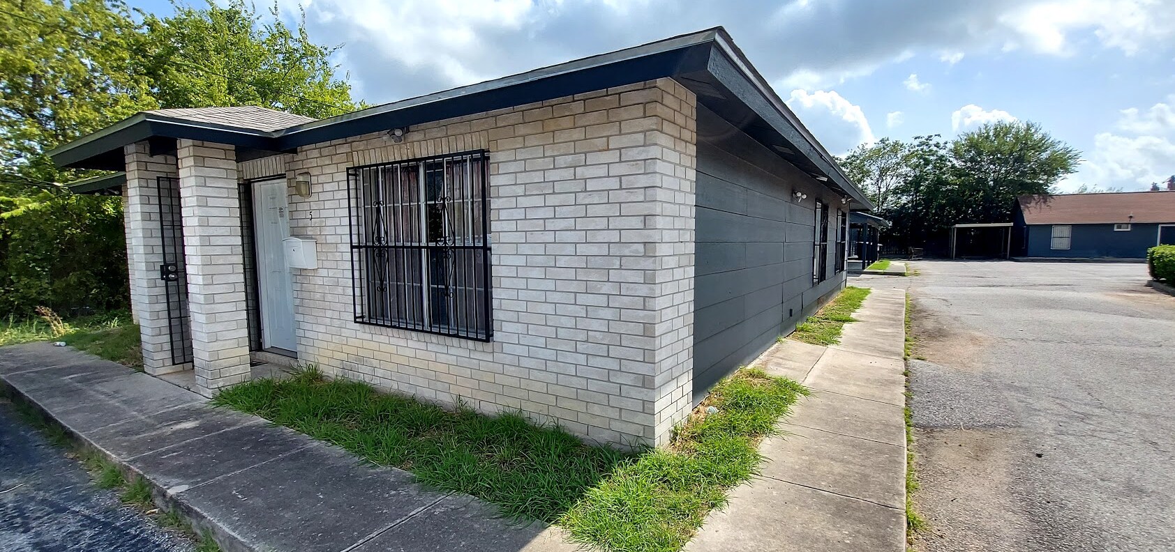 1923 Culebra Rd, San Antonio, TX 78201