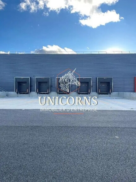 Industrial in Toulouse for lease - Building Photo - Image 2 of 4