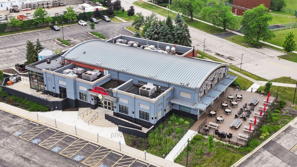 700 N Milwaukee Ave, Wheeling, IL for sale - Aerial - Image 2 of 9