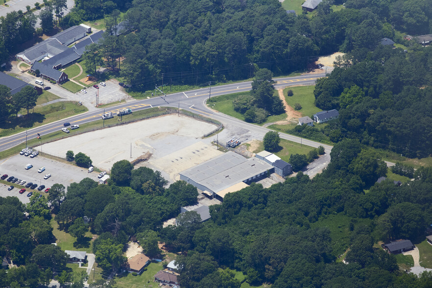 1023 Rock Cut Rd, Forest Park, GA for lease - Building Photo - Image 3 of 7