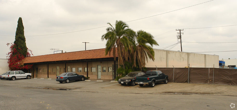 1619-1623 S Minnie St, Santa Ana, CA for sale - Primary Photo - Image 3 of 11