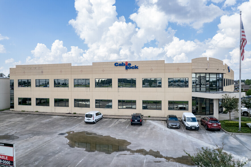 8400 N Sam Houston Pky W, Houston, TX for lease - Building Photo - Image 1 of 4