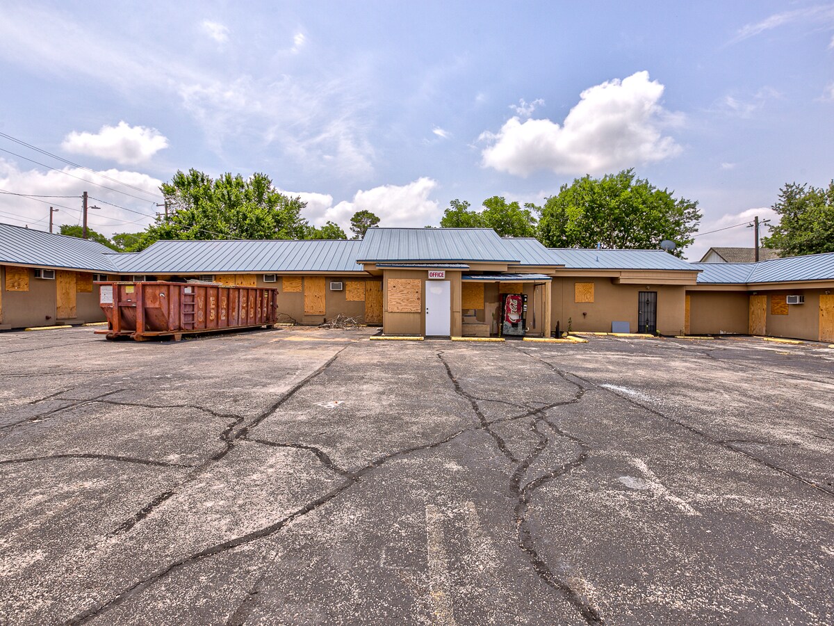 2627 Manor Rd, Austin, TX 78722 Ace Motel