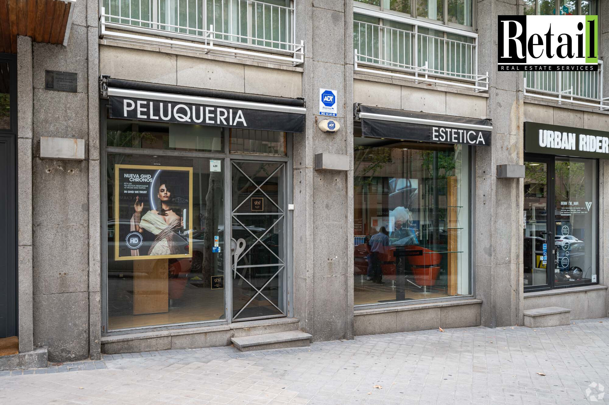 Retail in Madrid, MAD for lease Interior Photo- Image 1 of 3