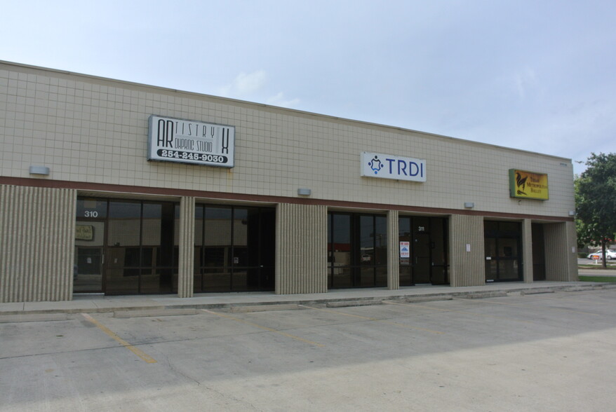 2501 S W S Young Dr, Killeen, TX for lease - Building Photo - Image 3 of 5