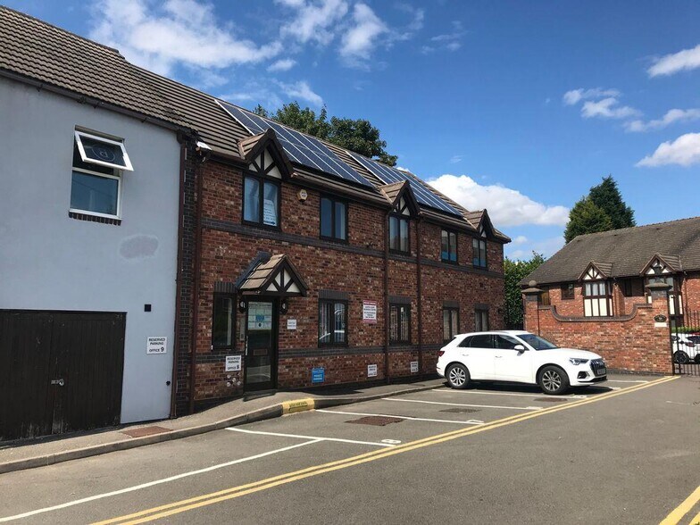 Walsall Rd, Sutton Coldfield, B74 4QY