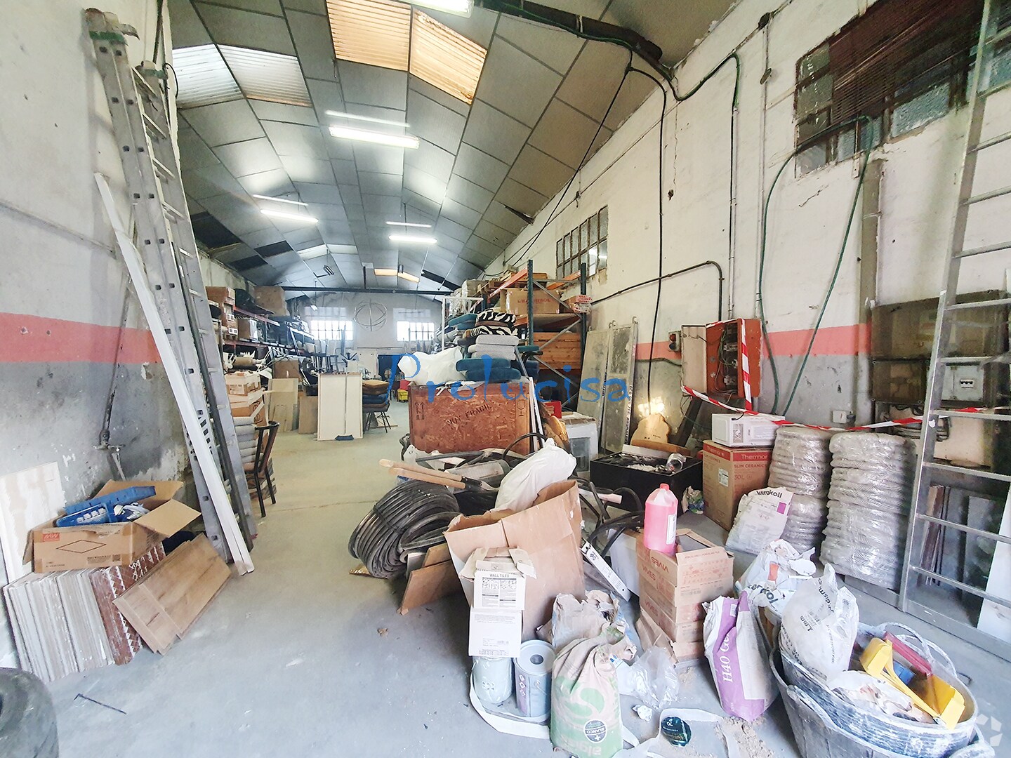 Industrial in Humanes de Madrid, Madrid for sale Primary Photo- Image 1 of 4