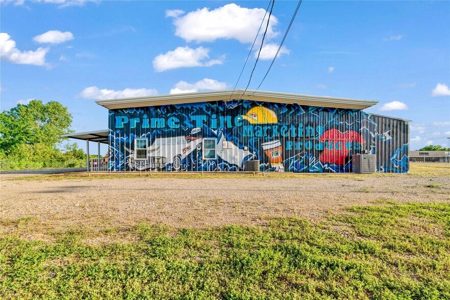 2210 US Highway 82 E, Clarksville, TX for sale - Primary Photo - Image 1 of 23