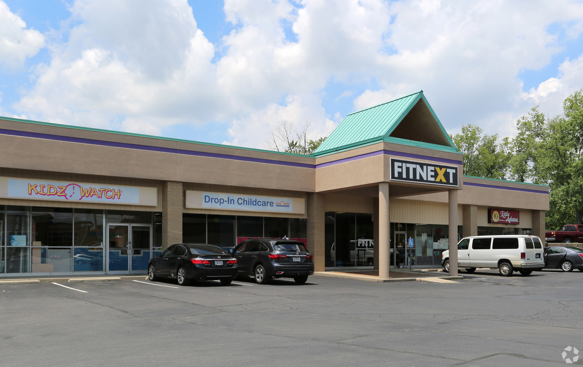 9717-9731 Montgomery Rd, Cincinnati, OH for lease Building Photo- Image 1 of 6