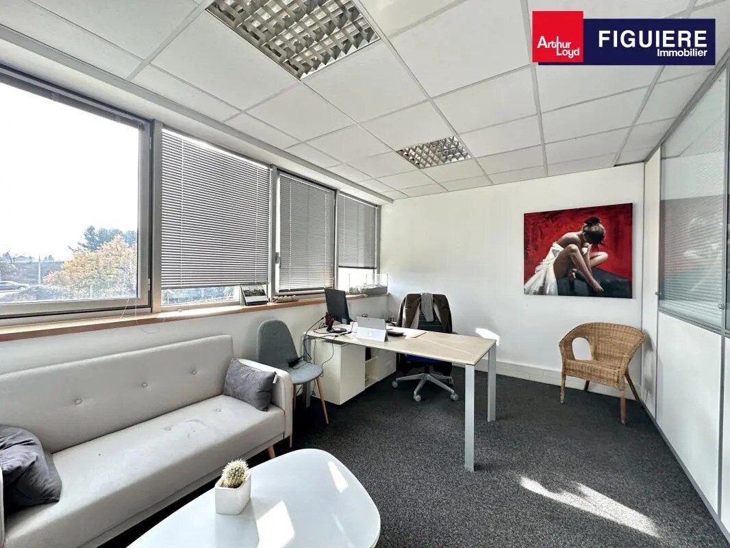 235 Rue Léon Foucault, Aix-en-Provence for lease Interior Photo- Image 1 of 9