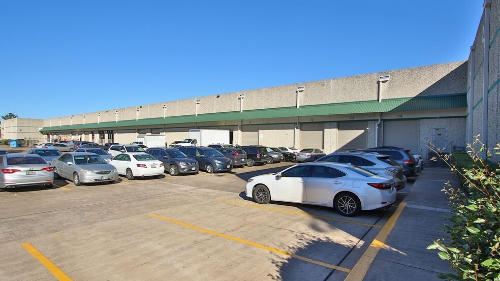 8353-8399 Kempwood Dr, Houston, TX for lease - Building Photo - Image 2 of 5