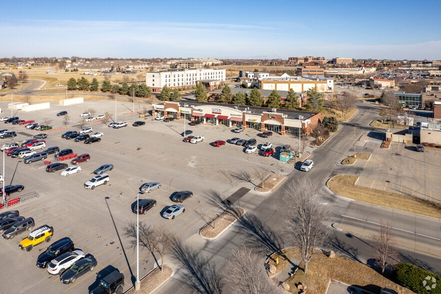 2551-2587 S 177th Plz, Omaha, NE for lease - Aerial - Image 2 of 6
