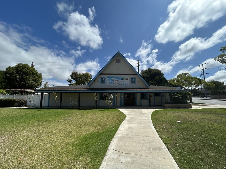 2525 Fairview Rd, Costa Mesa, CA for lease - Building Photo - Image 1 of 7