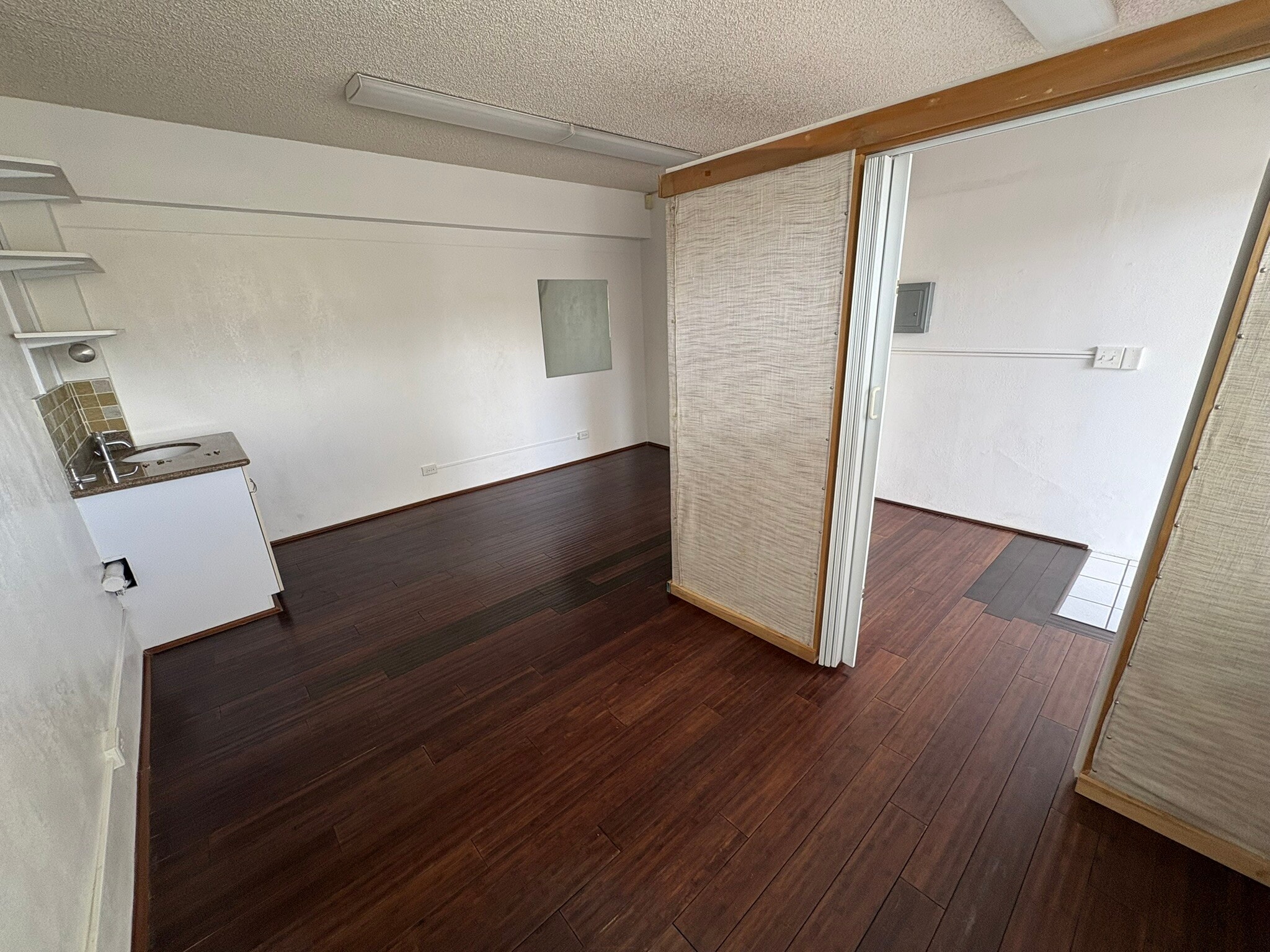1365 Nuuanu Ave, Honolulu, HI for lease Interior Photo- Image 1 of 3