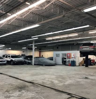 5790 Rue Paré, Mont-Royal, QC for lease - Interior Photo - Image 2 of 3