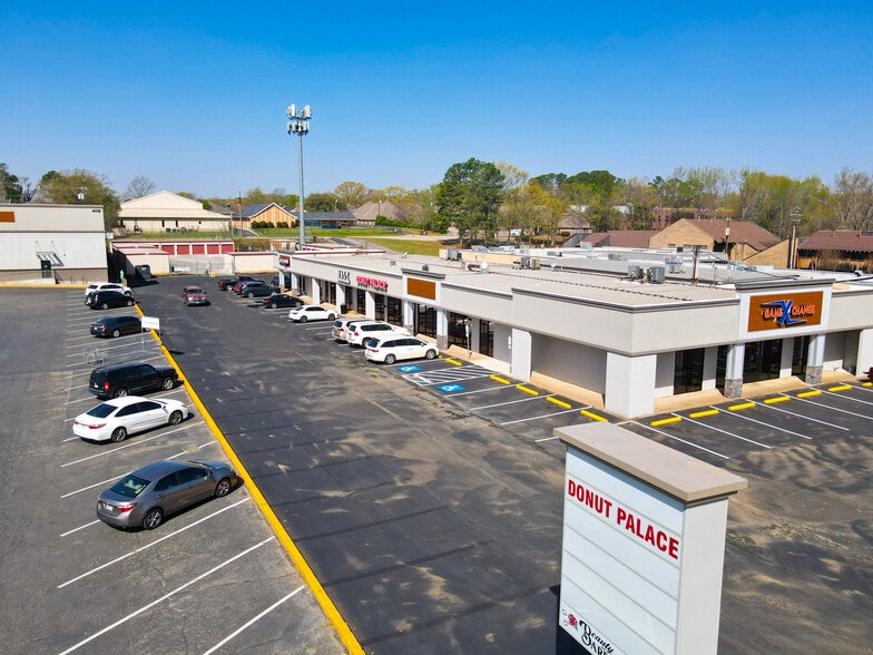 4007 S Broadway Ave, Tyler, TX for lease - Building Photo - Image 3 of 5