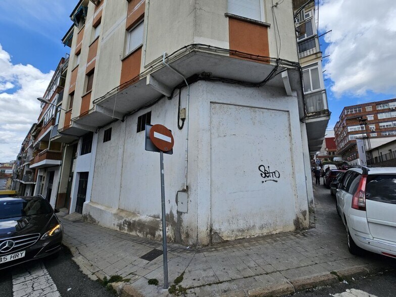 Retail in Plasencia for sale - Building Photo - Image 3 of 3