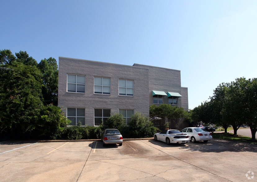 1818 Crane Ridge Dr, Jackson, MS for lease - Building Photo - Image 1 of 4