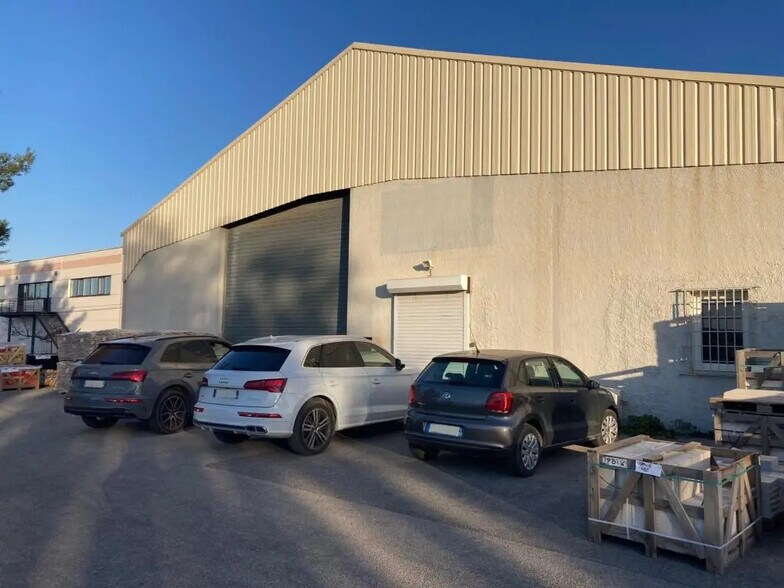 Industrial in Six-Fours-les-Plages for lease - Building Photo - Image 2 of 10