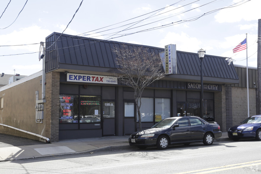 198 Market St, Elmwood Park, NJ for sale - Primary Photo - Image 1 of 1