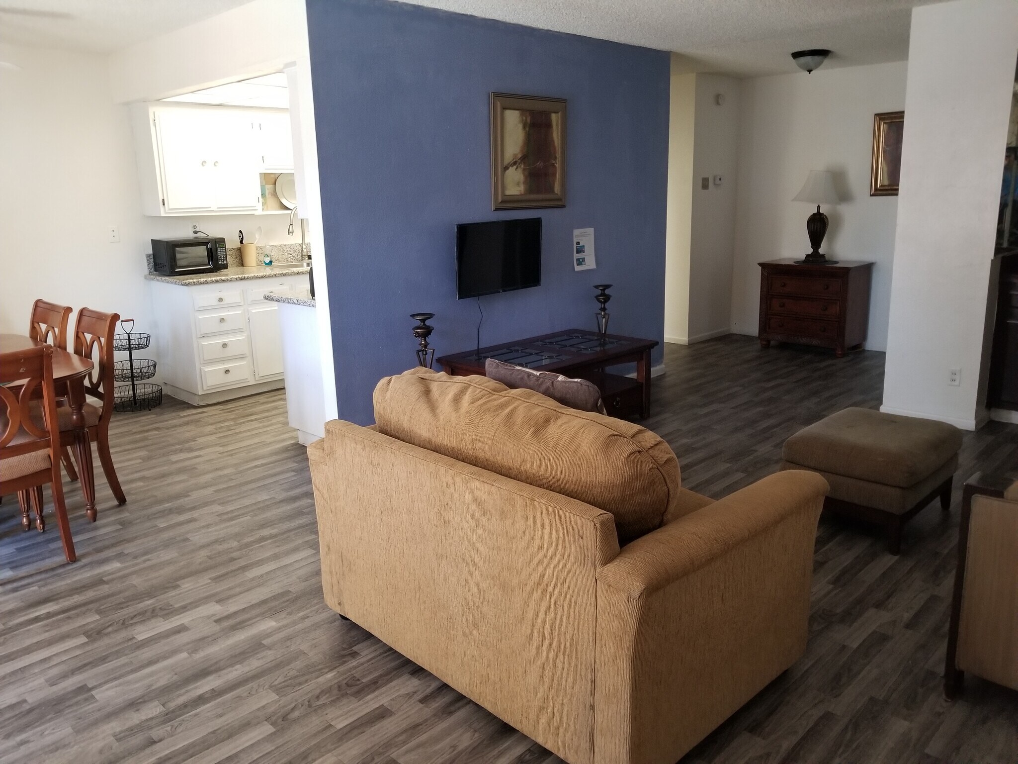 550 Elm Dr, Las Vegas, NV 89169 Windsor Apts PRICE REDUCED 100